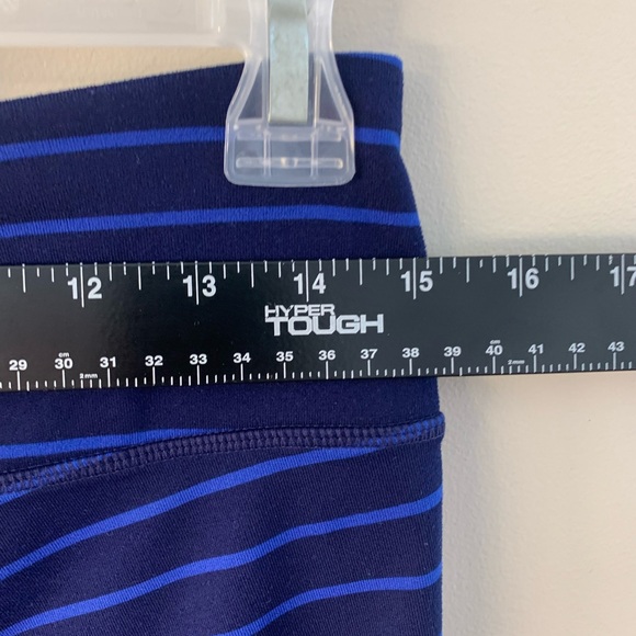 Women’s Athleta Activewear bundle size medium - Picture 13 of 14